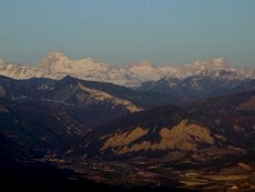 vu depuis le Sommet de la Plaine, le Grand Ferrand 2.758m au-dessus du village de Châtillon