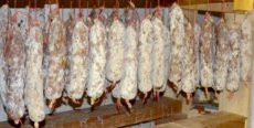 charcuterie, salaisons et saucissons artisanaux en vente à la Ferme des Blaches à Plan-de-Baix