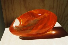 Galet en verre optique coloré de Lucien WERCOLLIER 1999